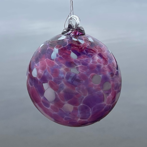 Pink, Purple, and White Speckled Art Glass Friendship Ball Ornament - Picture 9 of 12